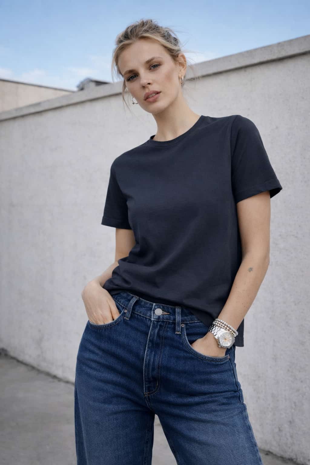 Kadın Basic Oversize T-Shirt – %100 Pamuk Rahat Kalıp Günlük Şık Tişört (Siyah / Beyaz / Kahverengi)