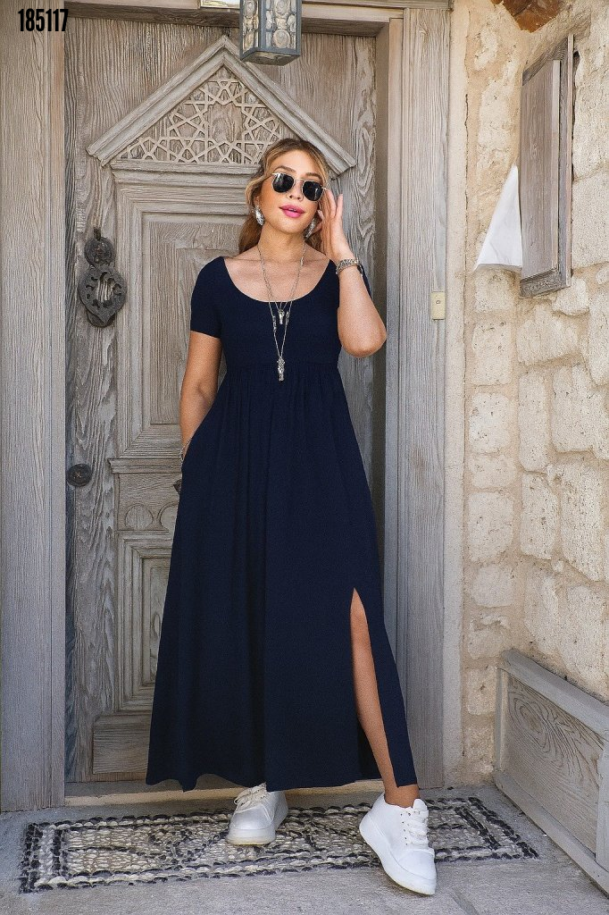 Basic Maxi Elbise – Yırtmaç Detaylı Rahat Şıklık