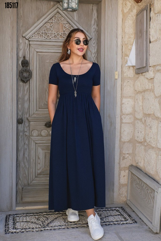 Basic Maxi Elbise – Yırtmaç Detaylı Rahat Şıklık