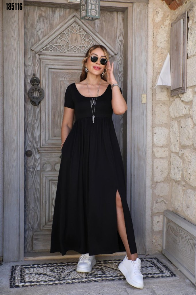 Basic Maxi Elbise – Yırtmaç Detaylı Rahat Şıklık