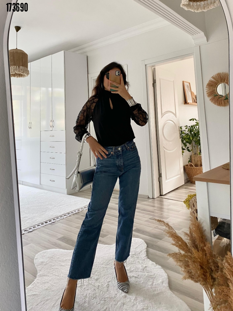 Kadın Tül Kol Detaylı Boğazlı Sandy Bluz – Göğüs Pencere Tasarım